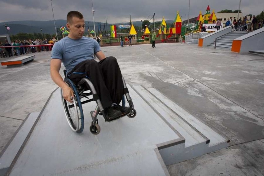 Szczytna: Skatepark i tor przeszkód dla niepełnosprawnych (zdjęcia i film)