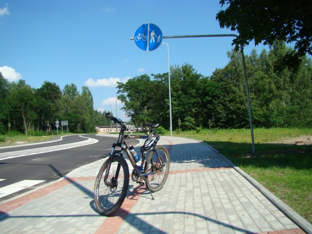 Ścieżka rowerowa przy DTŚ potrzebna? Chcą jej mieszkańcy