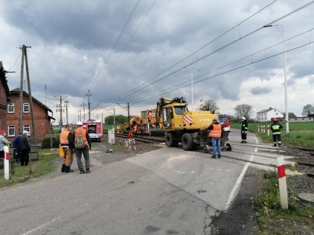 Wczoraj w Wielkim Rychnowie auto ciężarowe zderzyło się z drezyną