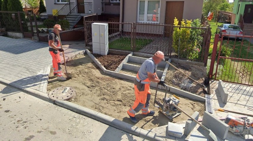 Mamy Cię! Oto ludzie upolowani przez Google Street View na ulicach Kielc. Zobacz nietypowe zdjęcia zrobione przez samochód Google'a