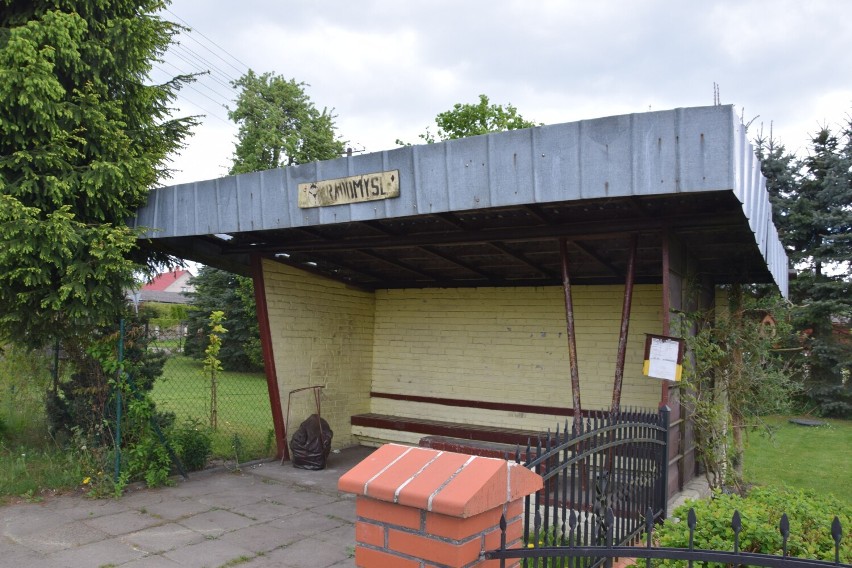 Z Radomyśla i innych wsi gminy Grzmiąca nie ma autobusu do Szczecinka [zdjęcia]