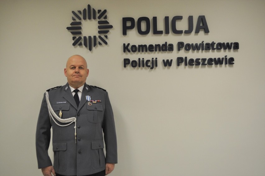 Nadkomisarz Mariusz Michalczak z Komendy Powiatowej Policji otrzymał odznakę "Honorowy Dawca Krwi - Zasłużony dla Zdrowia Narodu"