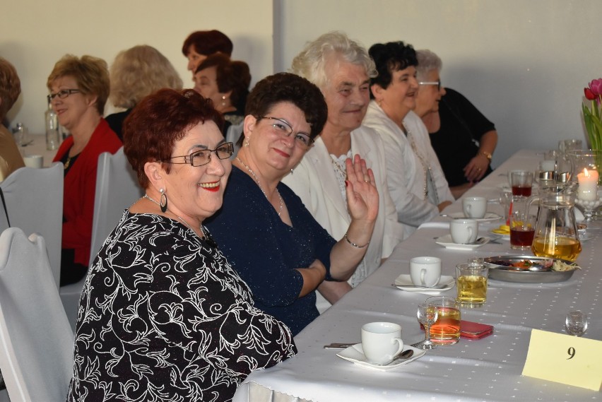 Zabawa pleszewskich seniorów. Na imprezę zaprosiło Koło nr 7