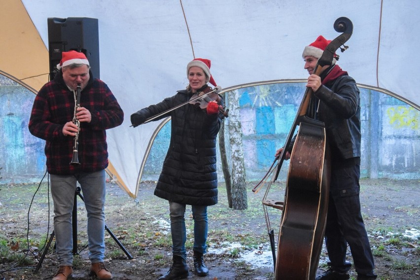 Mikołajki w Szamotułach: świąteczny kiermasz, muzyka, żywe rzeźby i dobra zabawa!