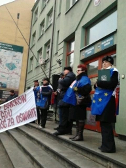 Manifestacja nauczycieli w Chełmie (ZDJĘCIA)