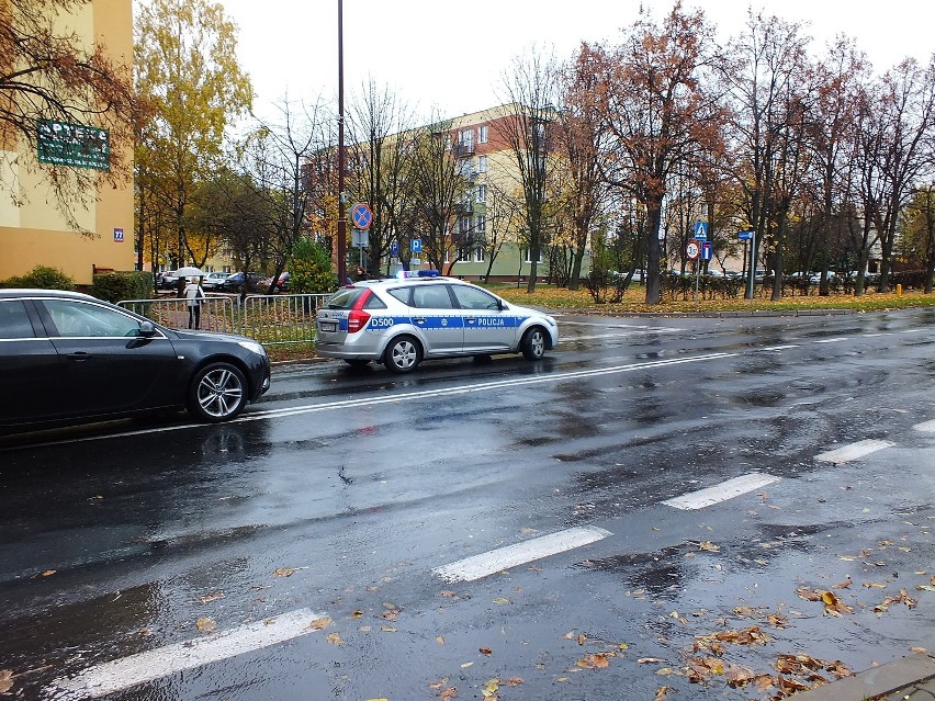 Wypadek w Kraśniku: Pieszy wtargnął pod samochód. Był pijany ZDJĘCIA