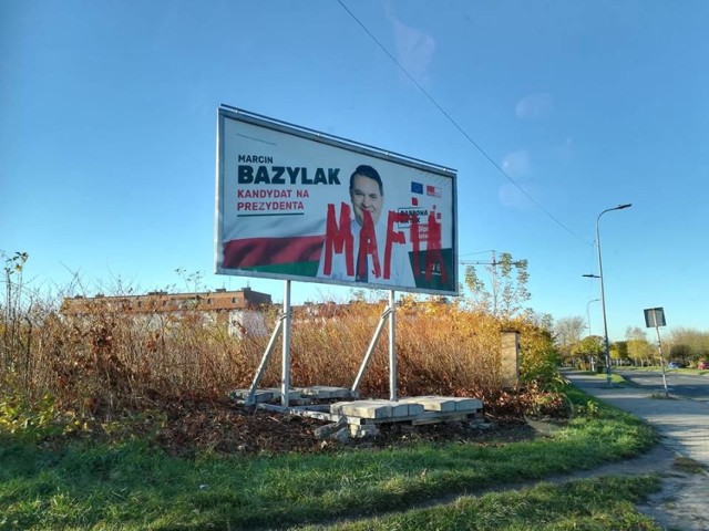 W mieście zniszczonych zostało kilkanaście bilbordów wyborczych Marcina Bazylaka