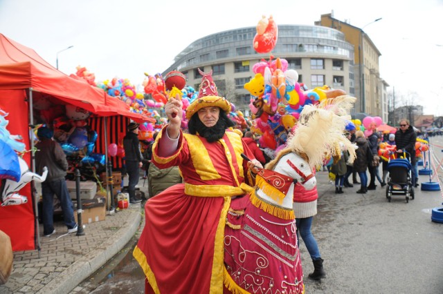 Emaus. Najpiękniejsze tradycje na krakowskim Zwierzyńcu

(zdjęcia ilustracyjne pochodzą z 2017 roku)