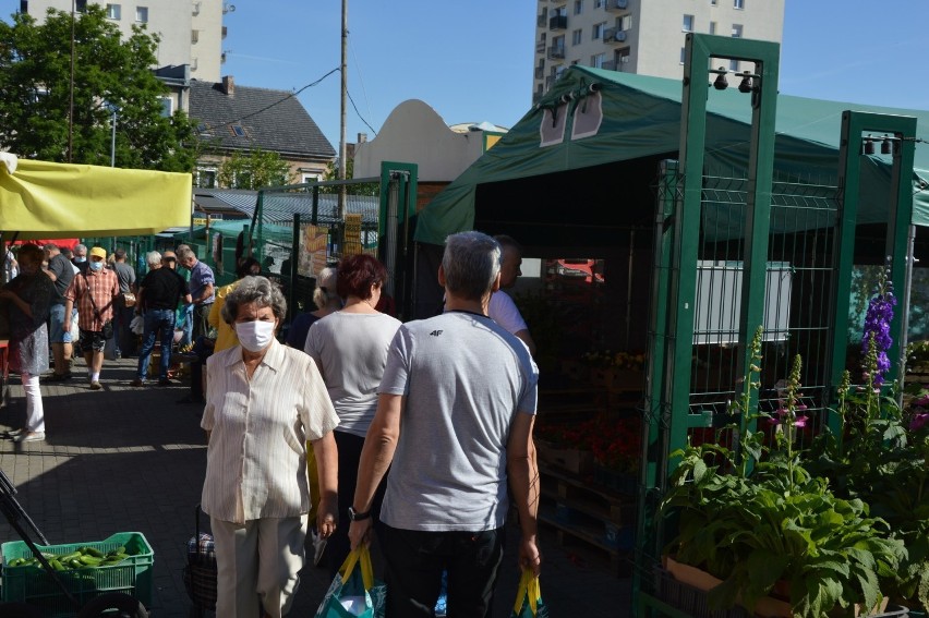 Zobaczcie, jak minął sobotni poranek na targowisku przy ul....