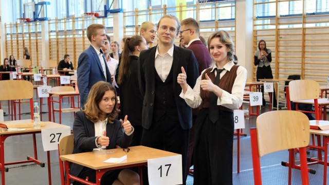 Do egzaminu dojrzałości z języka polskiego przystąpiło ponad 1200 uczniów ze szkół w Wejherowie, Redy i Rumi