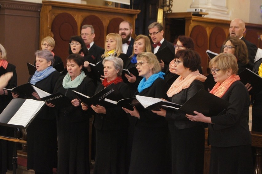 Chór Cantabile zaprasza na koncert kolęd w kościele p. w. Jadwigi Królowej w Radomsku