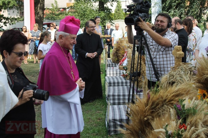 Dożynki diecezjalno-powiatowe w Lutogniewie [ZDJĘCIA]                                        