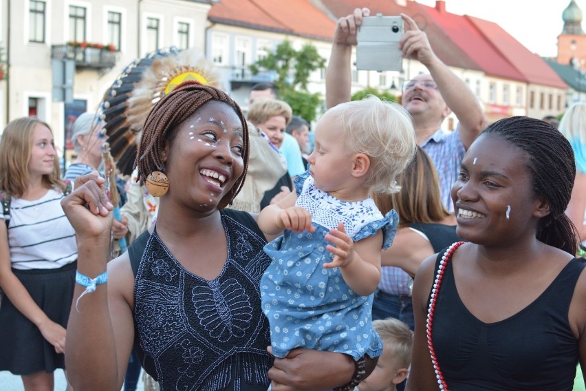 Open Hair 2016 rozpoczęty. Był występ młodzieży z ŚDM, muzyka alternatywna i silent disco