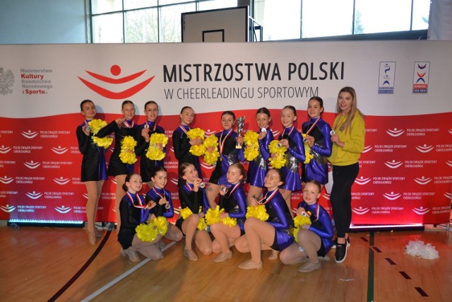 Srebro wywalczyły dziewczynki z Mini Maxi z trenerką Darią Brodzik