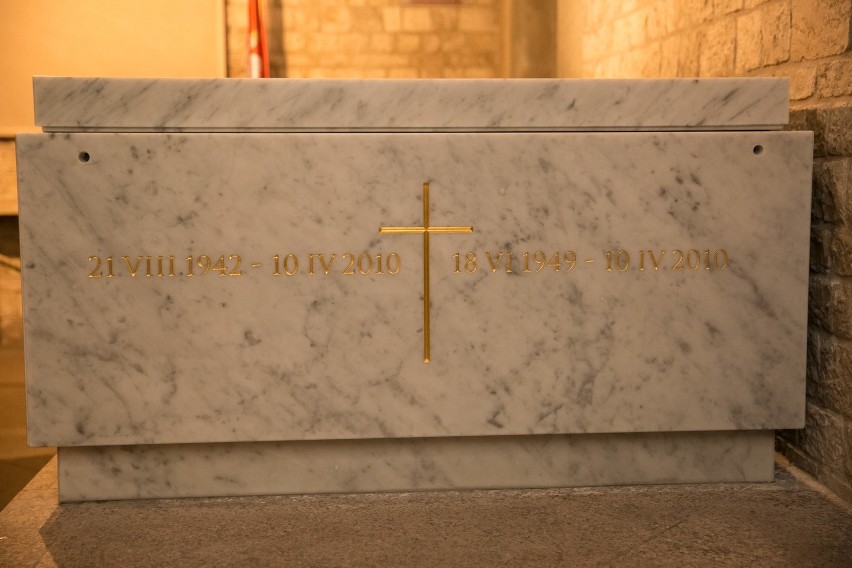 Nowy sarkofag, w którym spoczną trumny z ciałami Marii i...