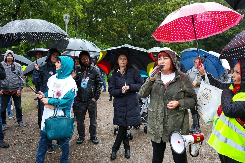 Protest antycovidowców w Szczecinie