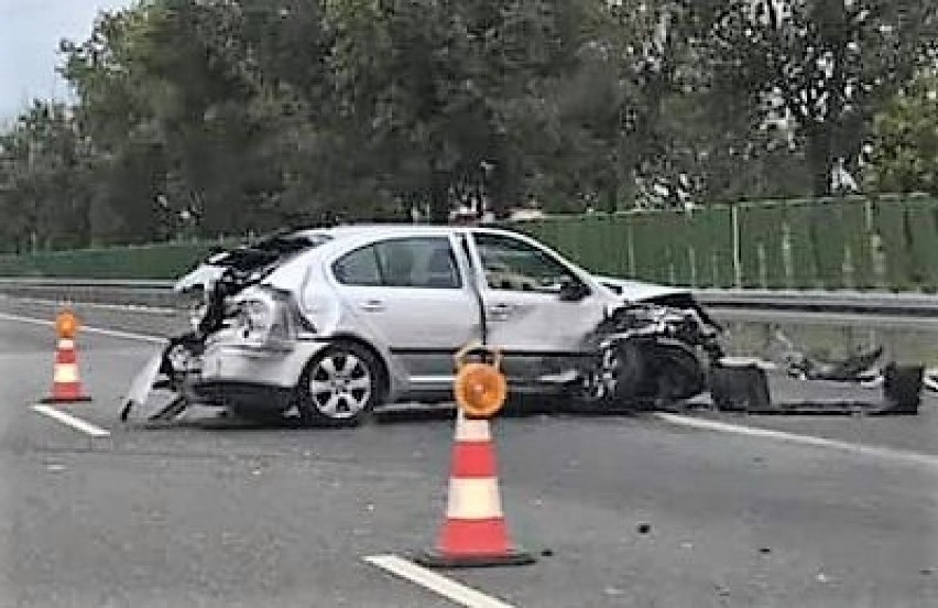 Wypadek na autostradzie A1 w powiecie aleksandrowskim. 3 osoby trafiły do szpitala