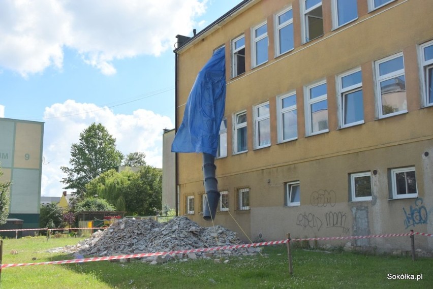 Nowe posadzki, okna, lampy. Sokólska "piątka" przechodzi gruntowny remont przed przyjęciem maluchów we wrześniu