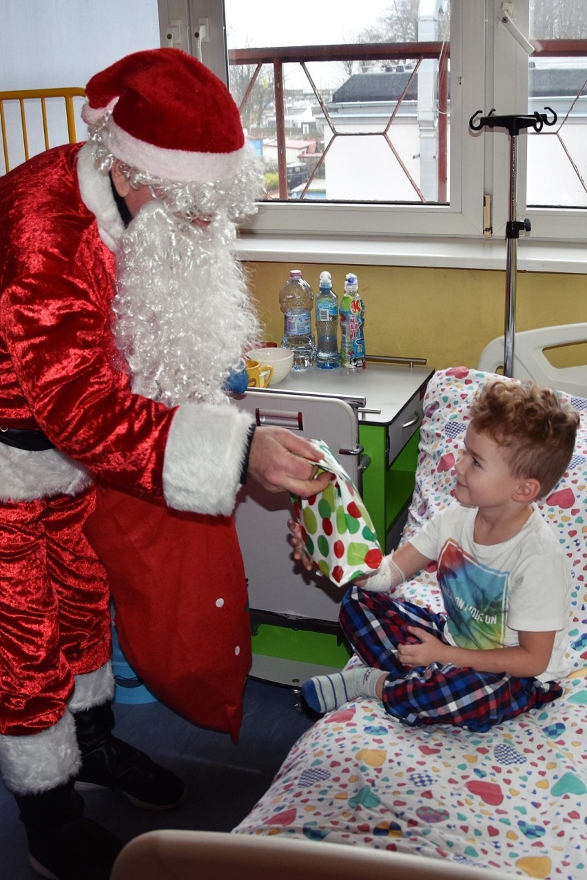 Mikołaj odwiedził dzieci w Szpitalu Puckim