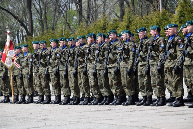 Swoje święto obchodził Dywizjon Artylerii Przeciwlotniczej im. gen. dyw. Józefa Ludwika Zająca. Był również pokaz sprzętu i wyposażenia wojskowego m.in. wozy dowodzenia „Łowcza-3K", „Rega-1", działo ZU-23-2 „Hibneryt", samochód „Skorpion-3", stacja radiolokacyjna „Soła" i samobieżny moździerz 120mm „RAK".

 Zobacz też: W Warszawie uczczono 76 rocznicę wybuchu powstania w getcie
