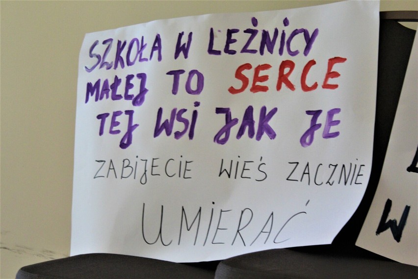 Gmina nie chce likwidować szkoły w Leźnicy Małej, ale...