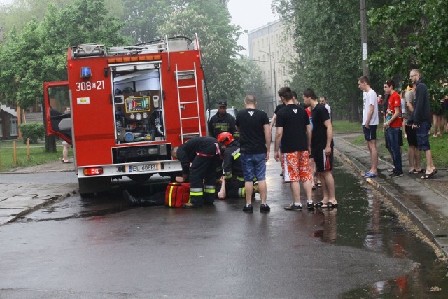 Studencka pobudka z okazji Juwenaliów 2016 w Łodzi została z powodu wypadku. Młody chłopak spadł z wozu strażackiego