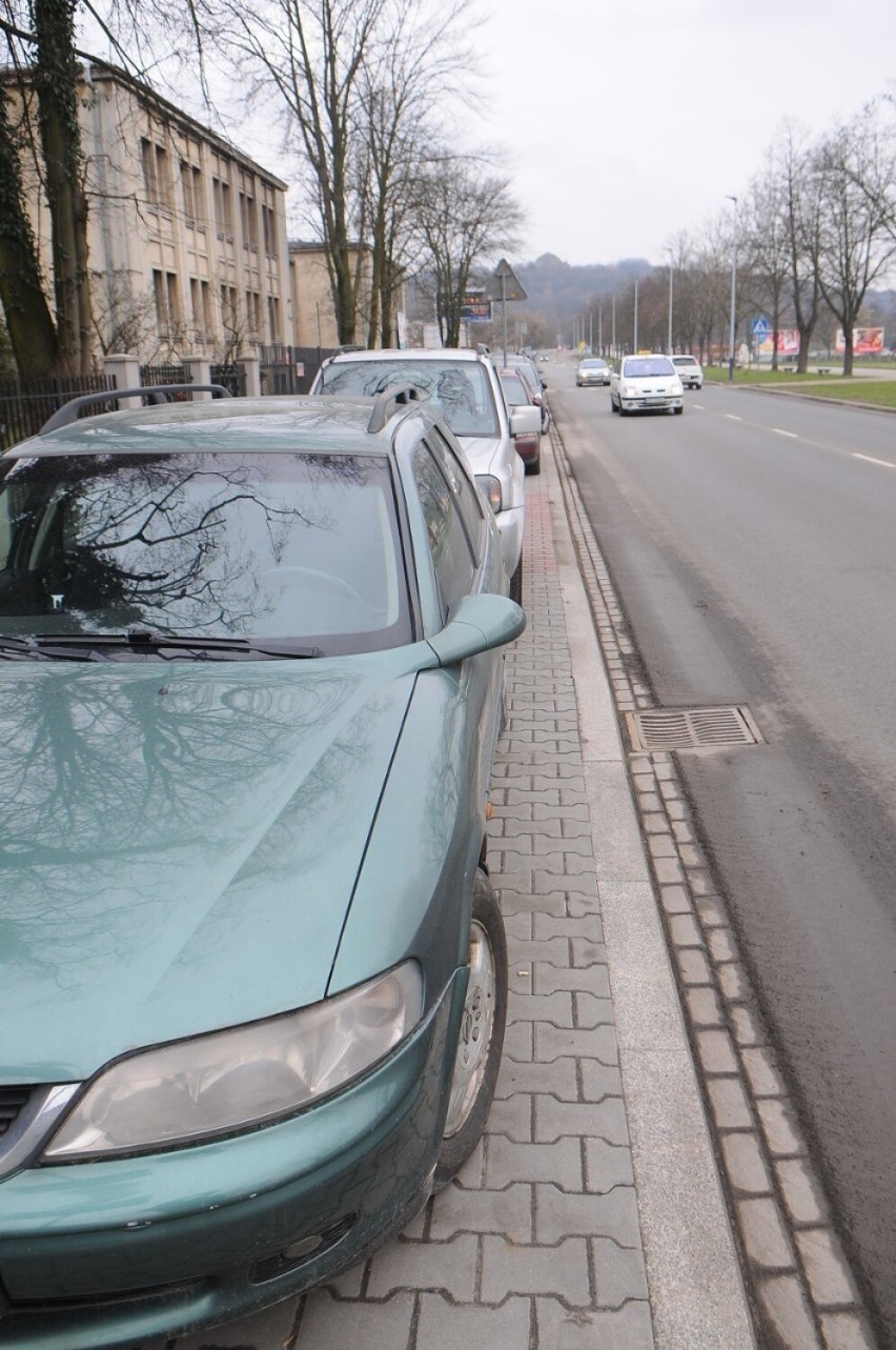 Kradzieże samochodów to już plaga. Radna chce zwiększonej ilości patroli na Bemowie