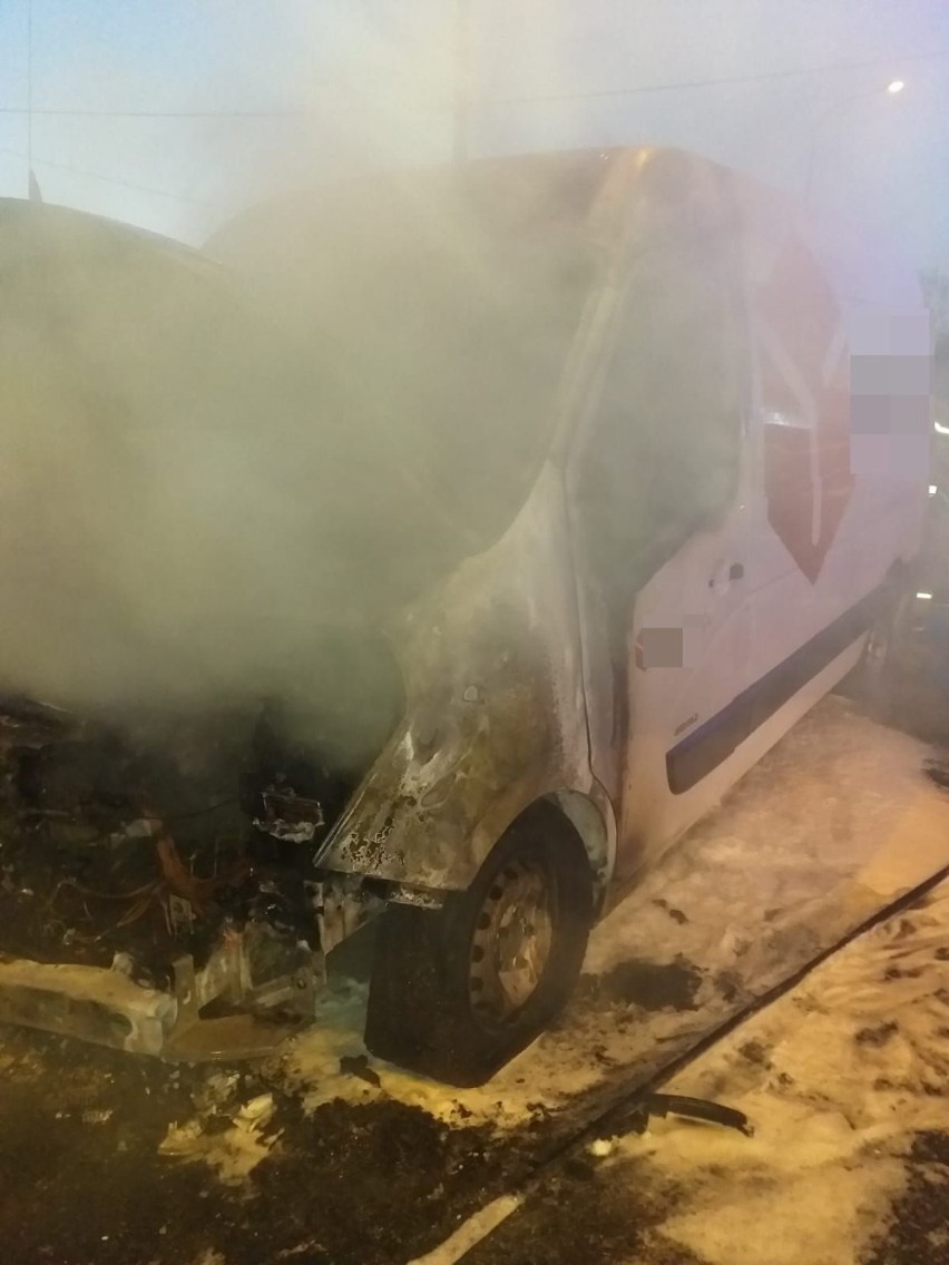 Pożar samochodu dostawczego przy rondzie Maczka w Grudziądzu [zdjęcia]