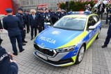 Policja zaprezentowała nowe oznakowanie radiowozów. Kolor zmienią też karetki pogotowia [ZDJĘCIA]