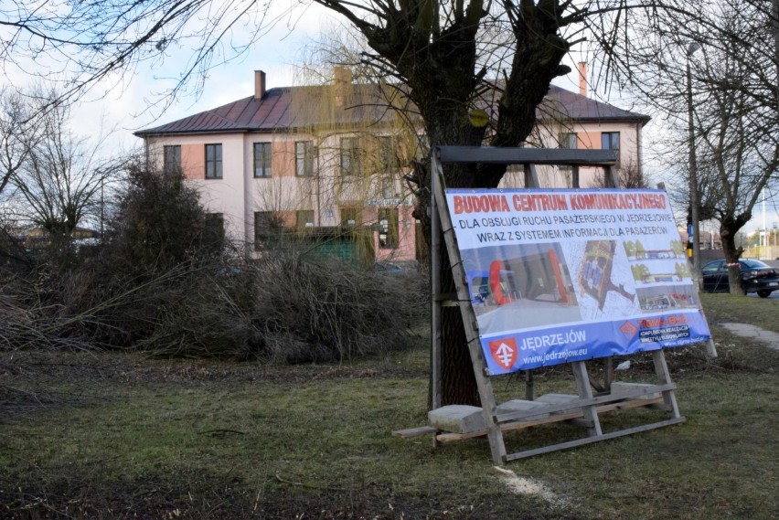 Budowa Centrum Odprawy Pasażerów w Jędrzejowie właśnie się...