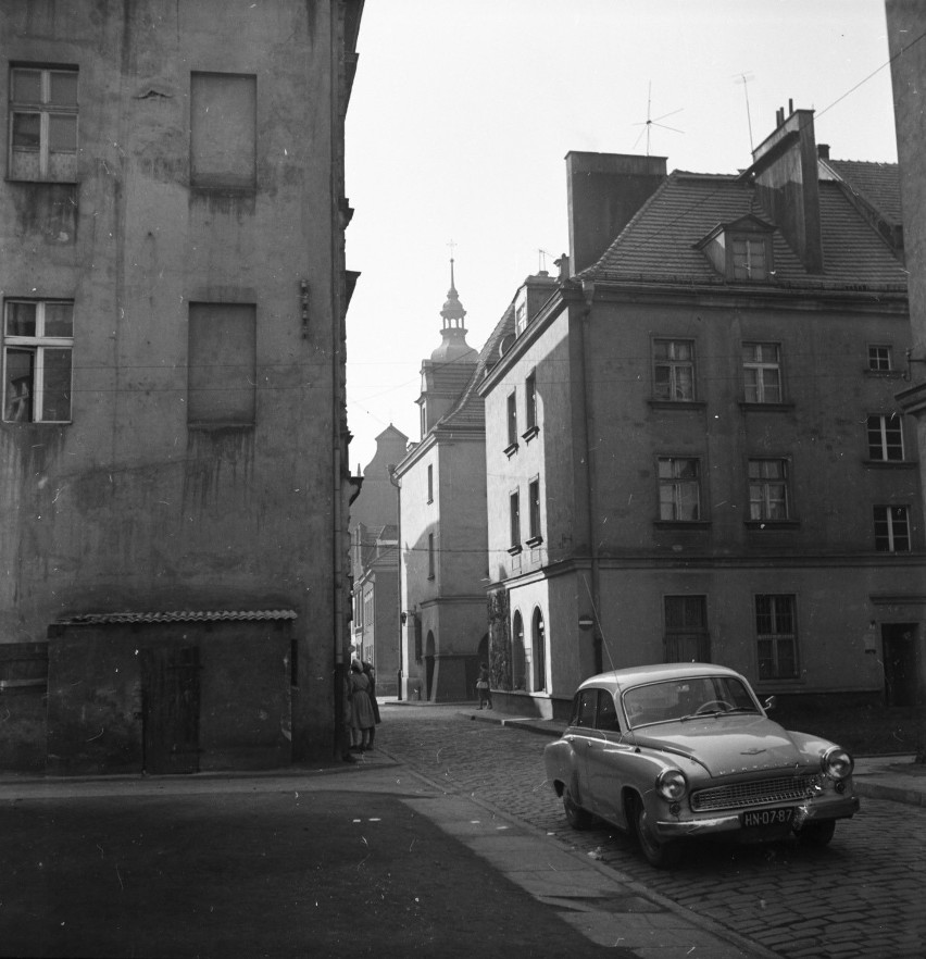 Opolskie miasta pół wieku temu. Na zdjęciu: Opole, ulica...