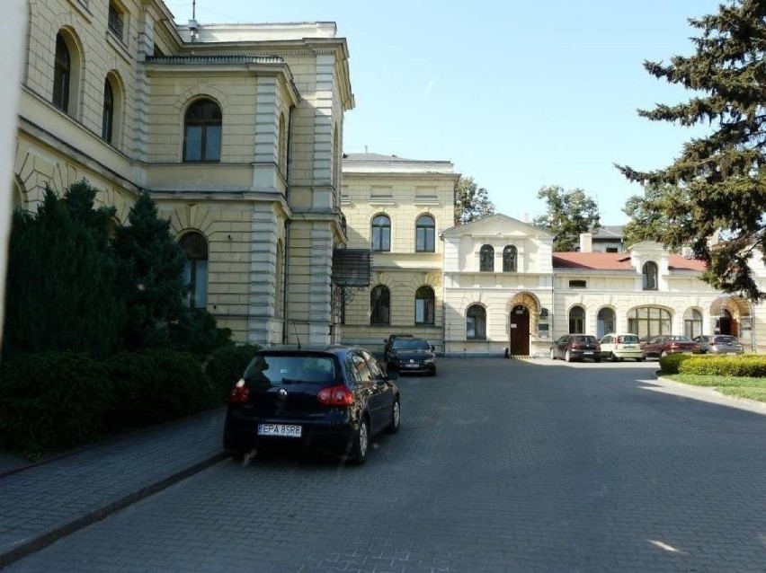 Starostwo w Pabianicach wspiera dyrektorów szkół i uczniów popierających strajk kobiet