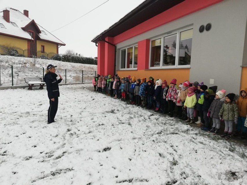 Policjanci z Wałbrzycha rozmawiali z dziećmi o bezpieczeństwie
