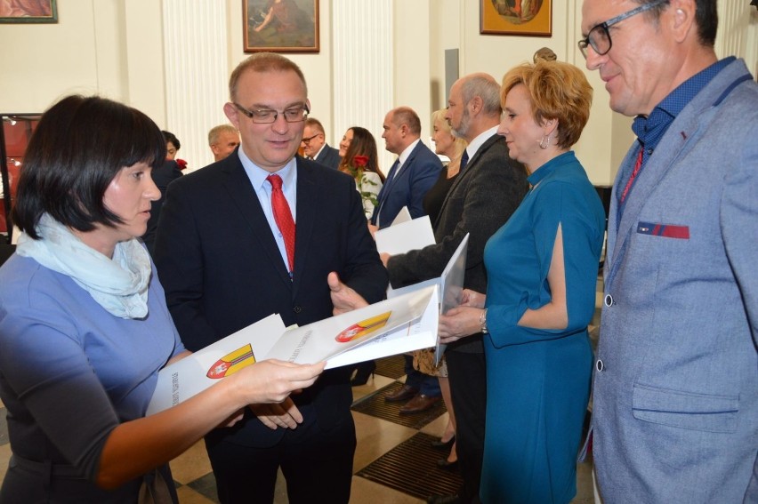 Miejsko-powiatowe obchody Dnia Edukacji Narodowej 2019 w Łowiczu [ZDJĘCIA]