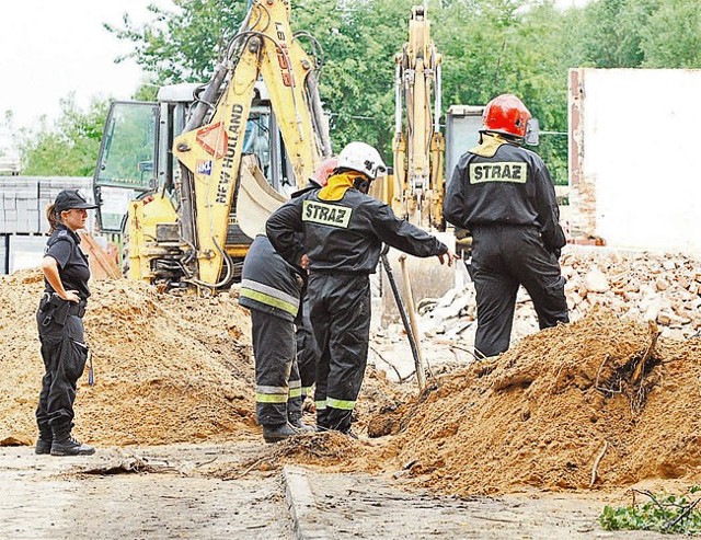 Na budowie przy ul. Rysy w Łodzi piasek zasypał 2 robotników