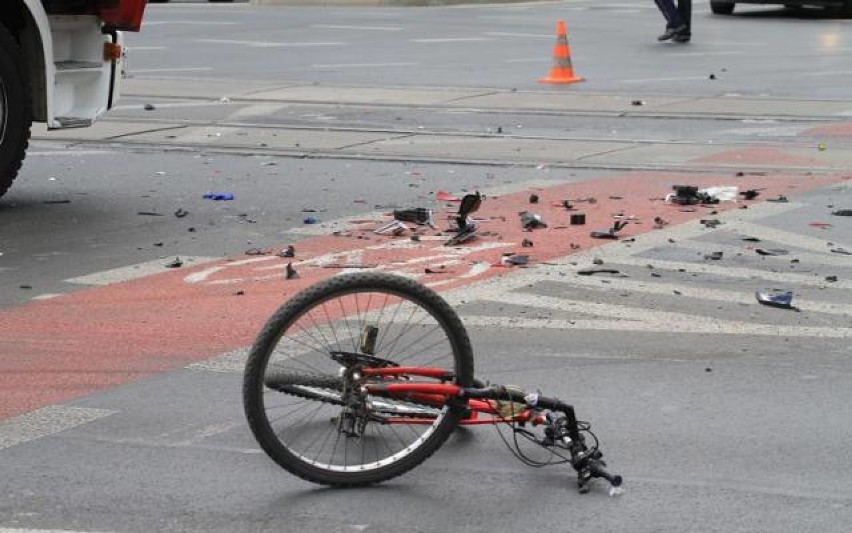 Śmiertelny wypadek w Henrykowie. Nie żyje rowerzystka