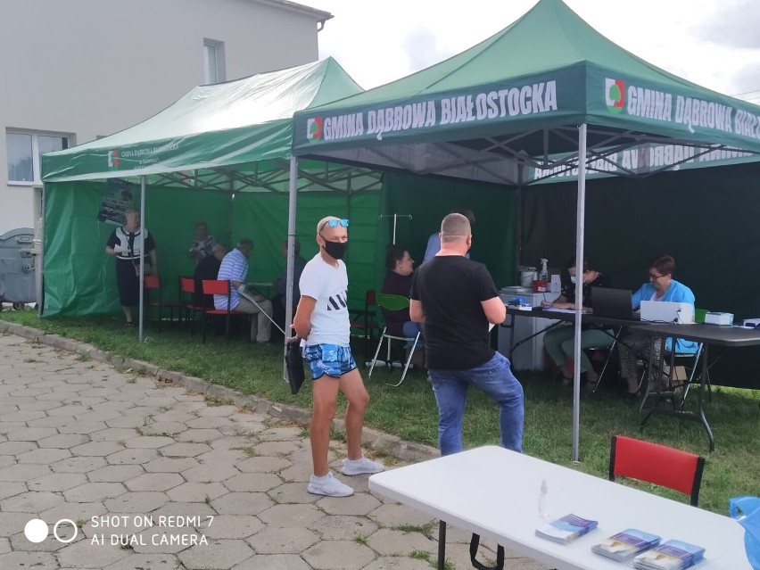 Ponad 60 osób zaszczepiło się pod kościołem w Dąbrowie Białostockiej 