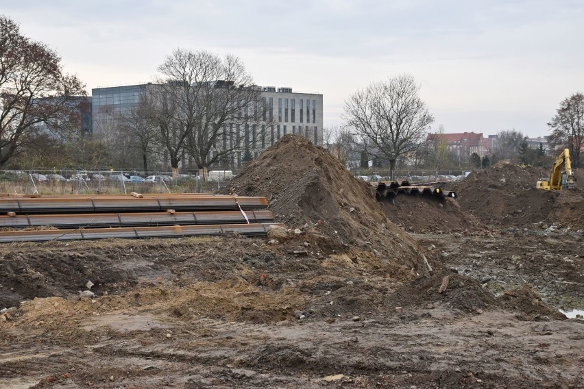 Jak postępują prace przy budowie Fabryce Wody? Zobacz nowe ZDJĘCIA