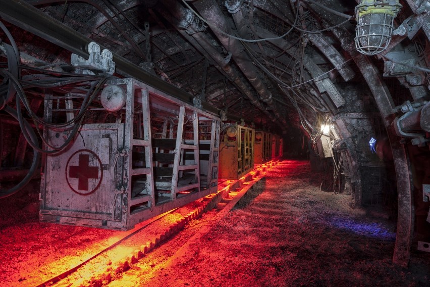 JSW: w dwóch kopalniach na dole jeżdżą "podświetlane"...