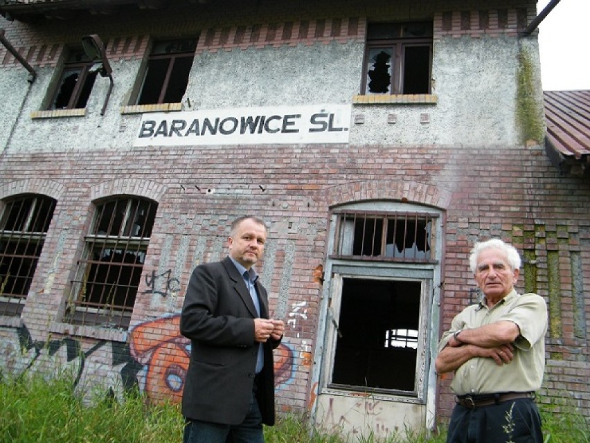 Dworzec PKP Baranowice: Budynek nie został wyburzony. Będzie...