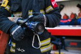 Pożar w zakładzie przemysłowym w Skoczowie. Zapaliła się kadź z olejem, z budynku ewakuowano 60 osób