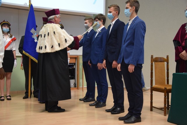 Inauguracja roku akademickiego na Politechnice Częstochowskiej

Zobacz kolejne zdjęcia. Przesuwaj zdjęcia w prawo - naciśnij strzałkę lub przycisk NASTĘPNE