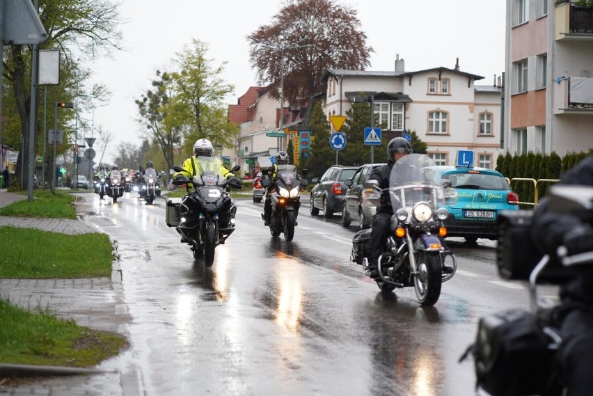 Kilkuset motocyklistów rozpoczęło sezonu motocyklowy w...