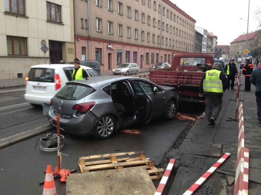 Kraków. Wypadek przy ul. Grzegórzeckiej [ZDJĘCIA, WIDEO]