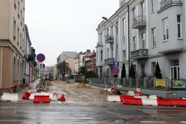 Mimo zimy nie przerwano remontu ulicy Juliusza Słowackiego w Kielcach, na odcinku od Seminaryjskiej do Prostej.