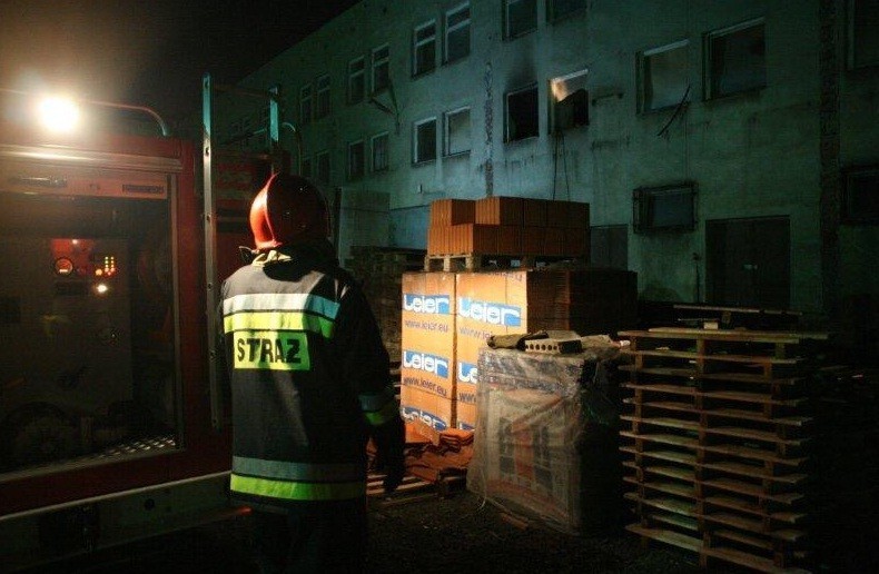 Opole: Kolejny Pożar na Zaodrzu, Tym razem paliły się śmieci na ulicy Niemodlińskiej [ZDJĘCIA]