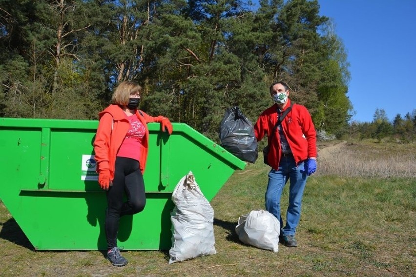 Akcja sprzątania muraw rozpoczęła się 22 kwietnia.