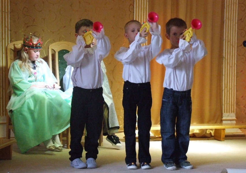 Dzieci z oświęcimskiego Przedszkola nr. 8, prowadzonego...