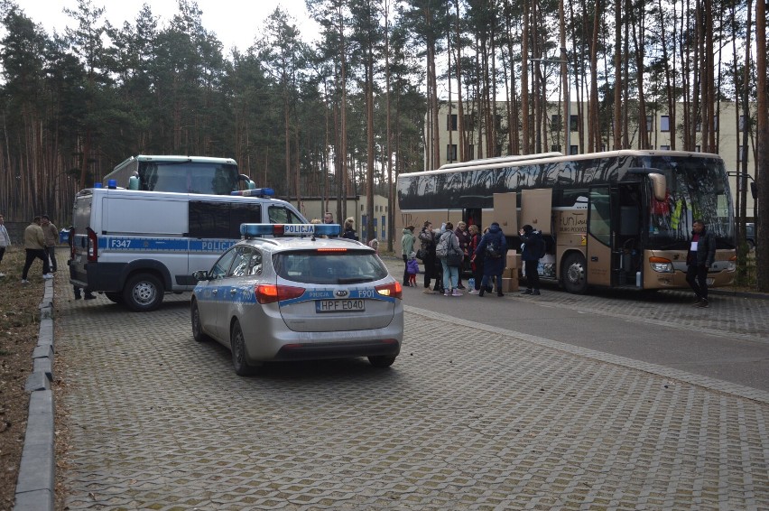 Grupa dzieci z Ukrainy zatrzymała się na odpoczynek w Słoku...