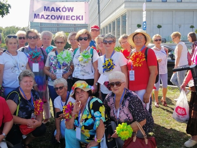 Słuchacze i sympatycy makowskiego UTW na Paradzie Seniorów